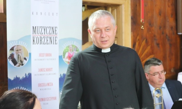 Nad organizacją warsztatów w Wiśle-Malince czuwał ks. Andrzej Zawada z Juszczyny