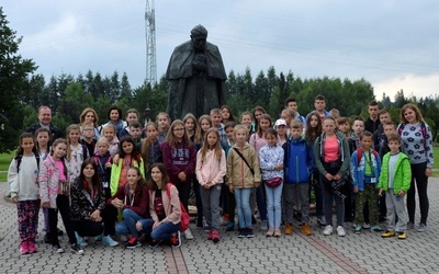 Uczestnicy tej wakacyjnej wyprawy szli śladami św. Jana Pawła II