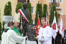 Niech ten pomnik przemawia do przyszłych pokoleń