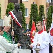 Niech ten pomnik przemawia do przyszłych pokoleń