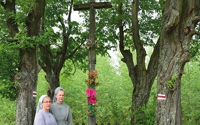 Stary krzyż narysowany na mapie pozwolił siostrom  na odnalezienie miejsca, gdzie mieszkała s. Julitta.