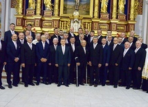Zespół z opoczyńskiej kolegiaty łączy pokolenia tych, którzy chcą śpiewać na chwałę Pana.
