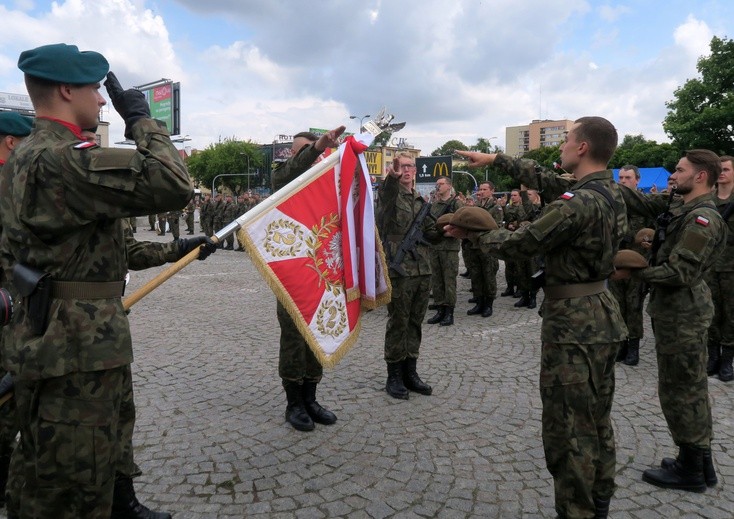 Przysięga terytorialsów w Płocku