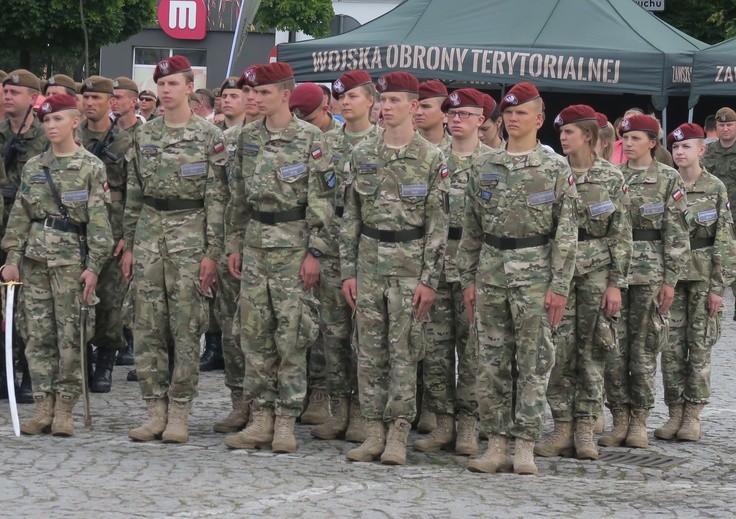 Przysięga terytorialsów w Płocku