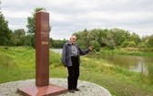 Mieczysław Tokarski nad Bugiem we Włodawie. Tuż obok znajduje się trójstyk Polski, Ukrainy i Białorusi.