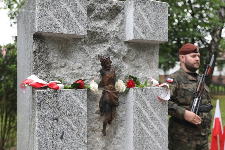 Odsłonięcie w Bielsku-Białej pomnika ofiar ludobójstwa z Wołynia