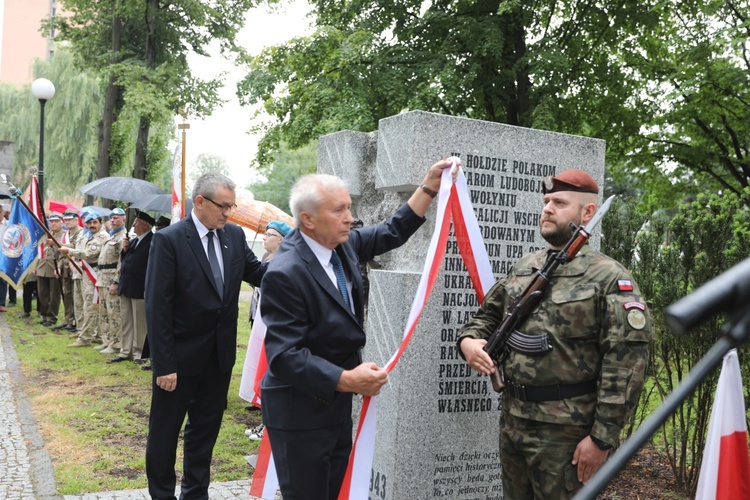 Odsłonięcie w Bielsku-Białej pomnika ofiar ludobójstwa z Wołynia