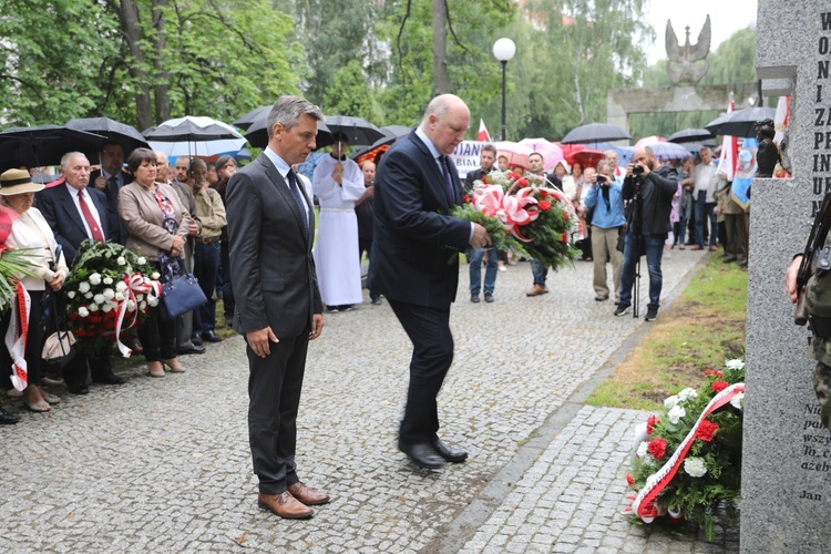 Odsłonięcie w Bielsku-Białej pomnika ofiar ludobójstwa z Wołynia