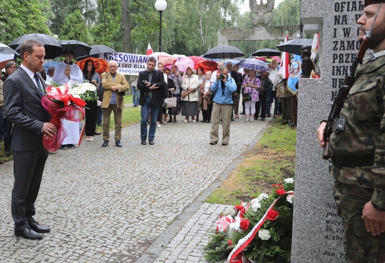 Odsłonięcie w Bielsku-Białej pomnika ofiar ludobójstwa z Wołynia