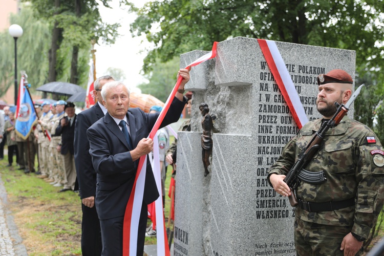 Odsłonięcie w Bielsku-Białej pomnika ofiar ludobójstwa z Wołynia