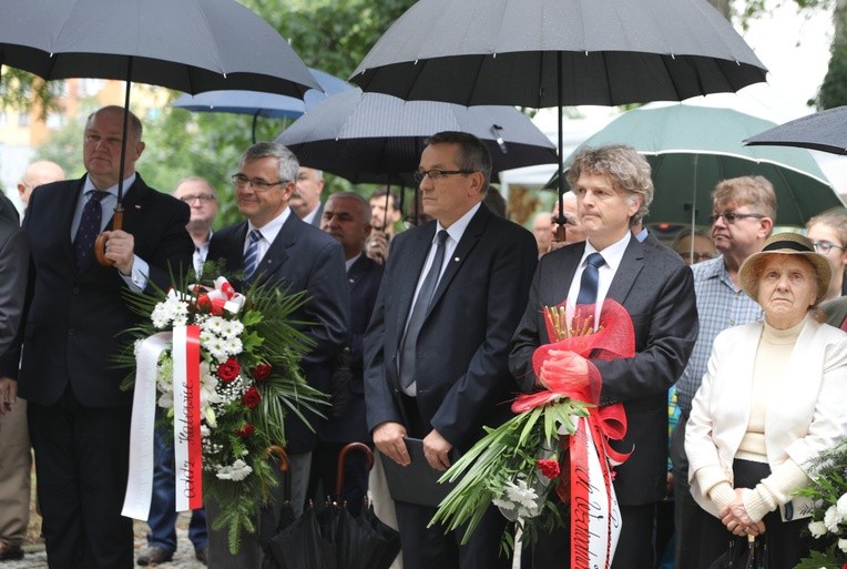 Odsłonięcie w Bielsku-Białej pomnika ofiar ludobójstwa z Wołynia