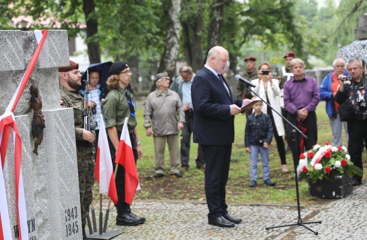 Odsłonięcie w Bielsku-Białej pomnika ofiar ludobójstwa z Wołynia