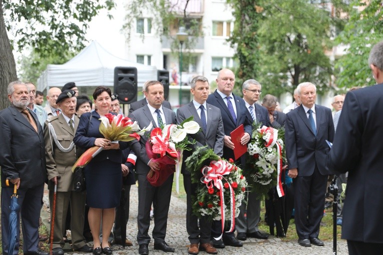 Odsłonięcie w Bielsku-Białej pomnika ofiar ludobójstwa z Wołynia