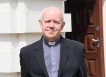 Proboszcz parafii ks. Zbigniew Pietrzela zaprasza do kościoła św. Jakuba nie tylko tych, którzy wyruszają na Camino