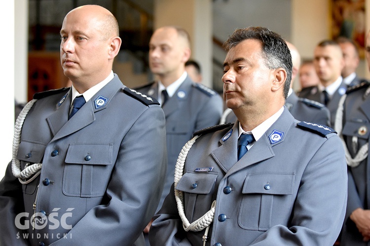 Spotkanie świdnickich policjantów na Mszy św.