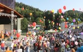 Baloniada, w czasie której w niebo szybują karteczki ze słowami wiary, miłości i nadziei, jest stałym punktem tego świętowania...