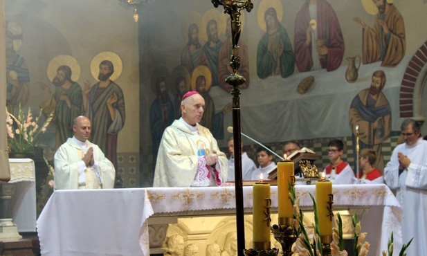 Nauczyła Maryję być matką