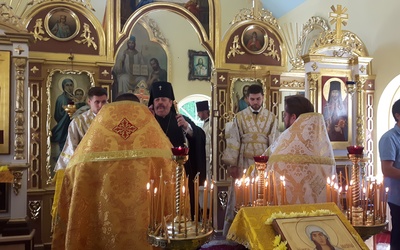 Uroczyste wprowadzenie relikwii św. Marii Magdaleny do prawosławnej parafii w Puławach.
