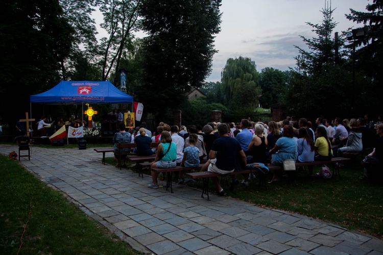 Koncert uwielbienia w Dębnie