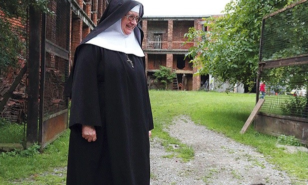 – To historyczna chwila – mówi m. Stefania Polkowska, ksieni opactwa. Nie kryje przy tym obaw związanych z ogromem prac i potrzebnymi jeszcze pieniędzmi. 