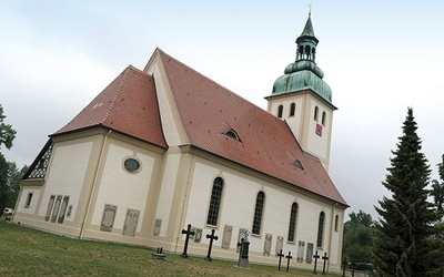 ▲	Druga płyta nagrobna od lewej strony poświęcona jest serbołużyckiemu teologowi luterańskiemu Krystofowi Gabrielowi Fabriciusowi.