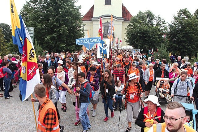 ▼	Pątnicy zabiorą ze sobą kilkaset intencji tych, którzy nie mogli ruszyć razem z nimi.