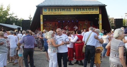 Ludowy festiwal w Iłży