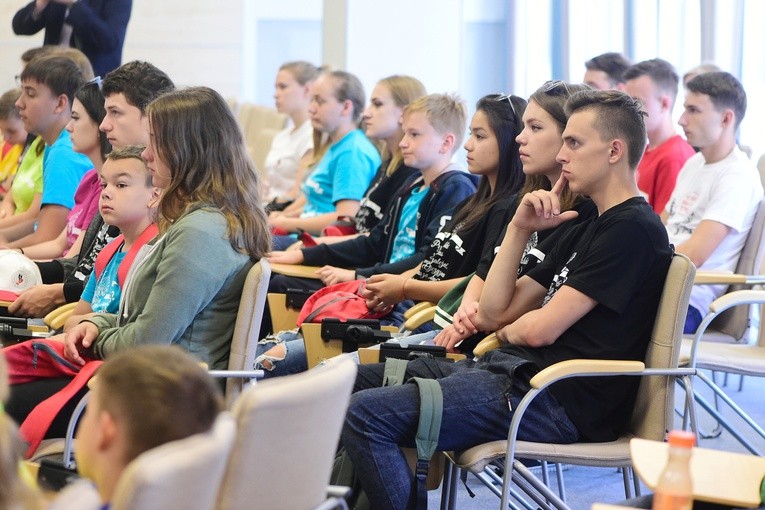 Młodzież z Kazachstanu u wojewody