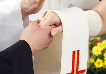 Wiele konkordatów mówi o zasadach dotyczących cywilnoprawnych skutków małżeństw kościelnych.