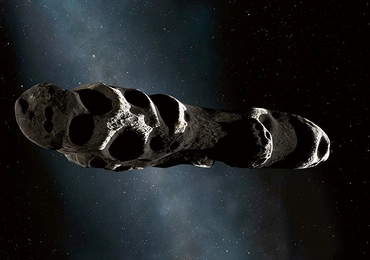 Oumuamua ma około 150 metrów długości i znajduje się ponad miliard kilometrów od nas. Prawdopodobieństwo, że – nawet w dalekiej przyszłości – znowu znajdzie się w Układzie Słonecznym, jest w zasadzie zerowe.