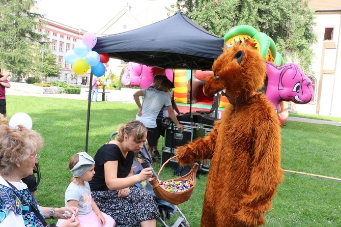 Piknik rodzinny pod Oknem Papieskim