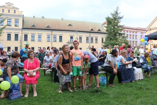 Piknik rodzinny pod Oknem Papieskim