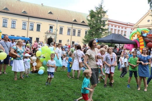 Piknik rodzinny pod Oknem Papieskim