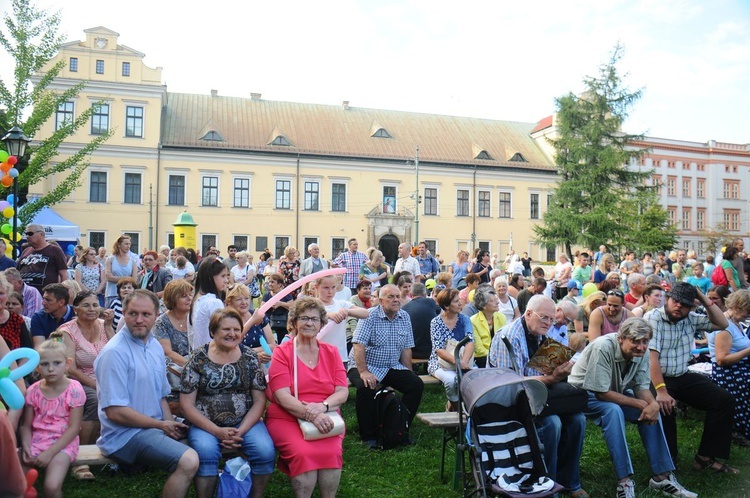 Piknik rodzinny pod Oknem Papieskim Cz. 2