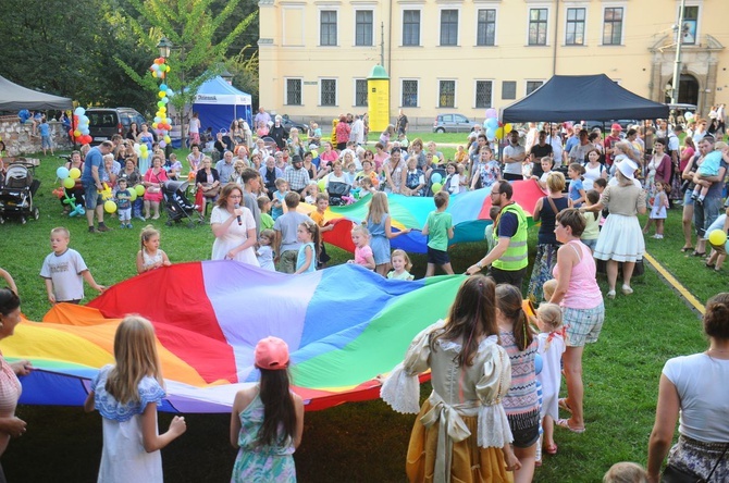 Piknik rodzinny pod Oknem Papieskim Cz. 2