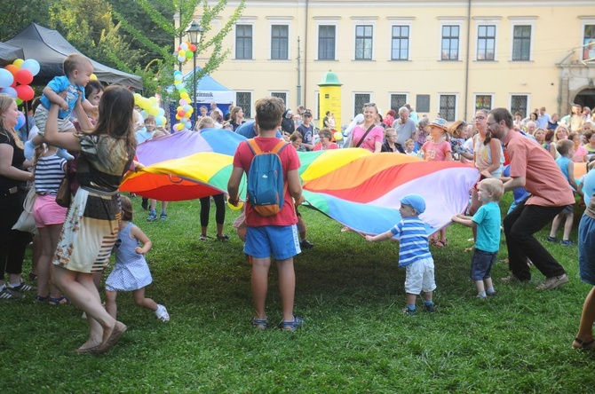 Piknik rodzinny pod Oknem Papieskim Cz. 2