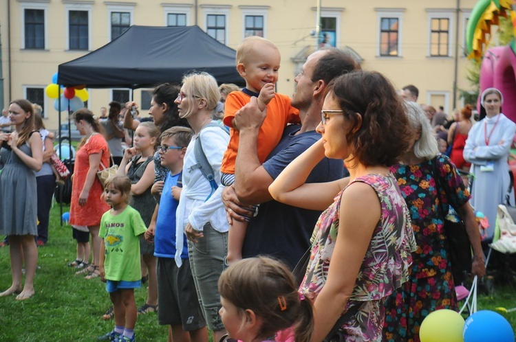 Piknik rodzinny pod Oknem Papieskim Cz. 2