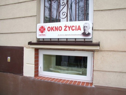 Okno życia u tarnowskich józefitek na ul. Mościckiego