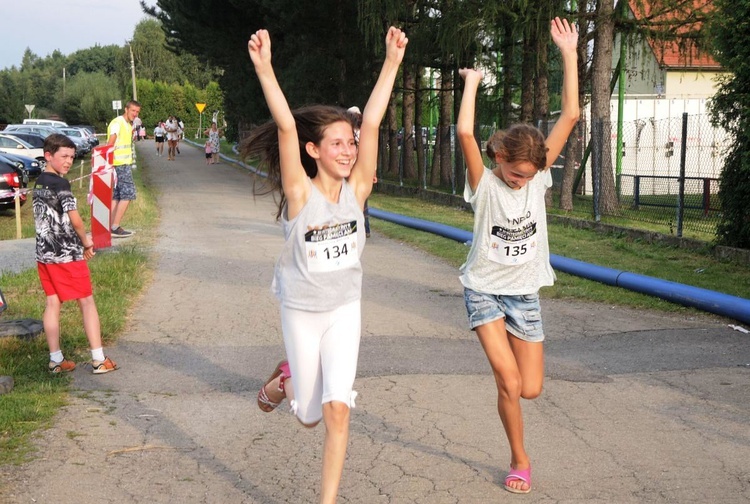 10. Biesiada fundacji "Krzyż Dziecka" w Pisarzowicach