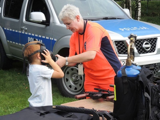 10. Biesiada fundacji "Krzyż Dziecka" w Pisarzowicach