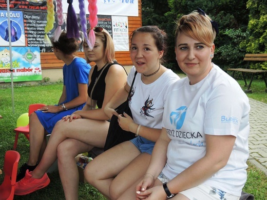10. Biesiada fundacji "Krzyż Dziecka" w Pisarzowicach
