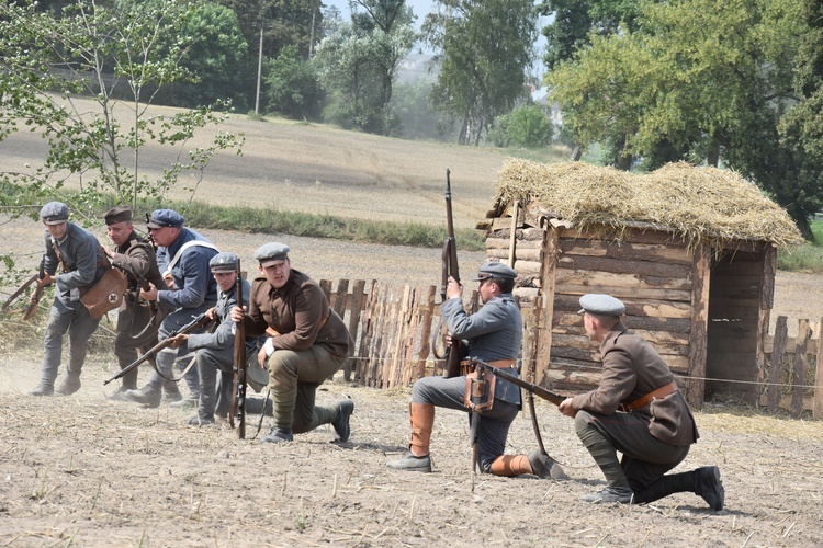 Piknik historyczny w Chojnowie