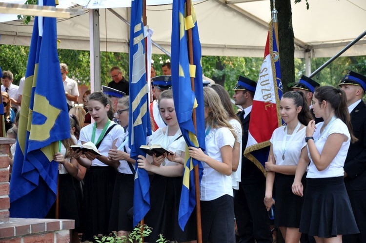 Prymas i biskupi w Oleśnie u św. Anny