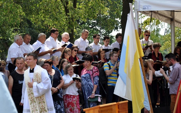 Prymas i biskupi w Oleśnie u św. Anny