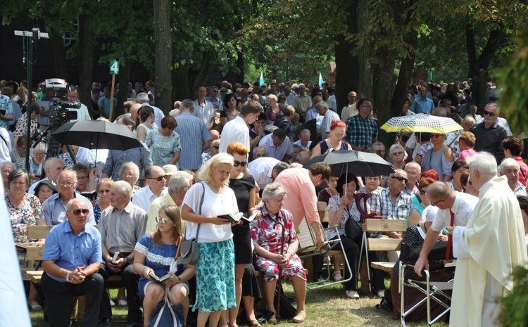 Prymas i biskupi w Oleśnie u św. Anny