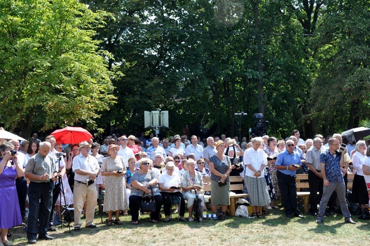 Prymas i biskupi w Oleśnie u św. Anny