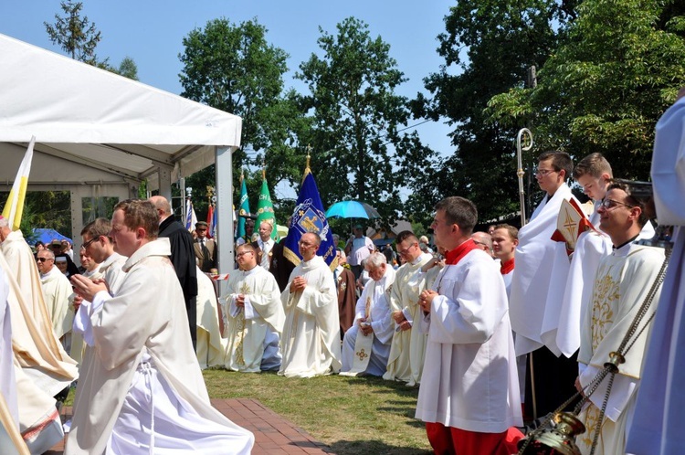 Prymas i biskupi w Oleśnie u św. Anny