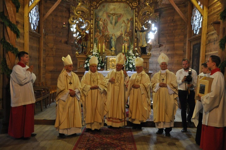 Prymas i biskupi w Oleśnie u św. Anny