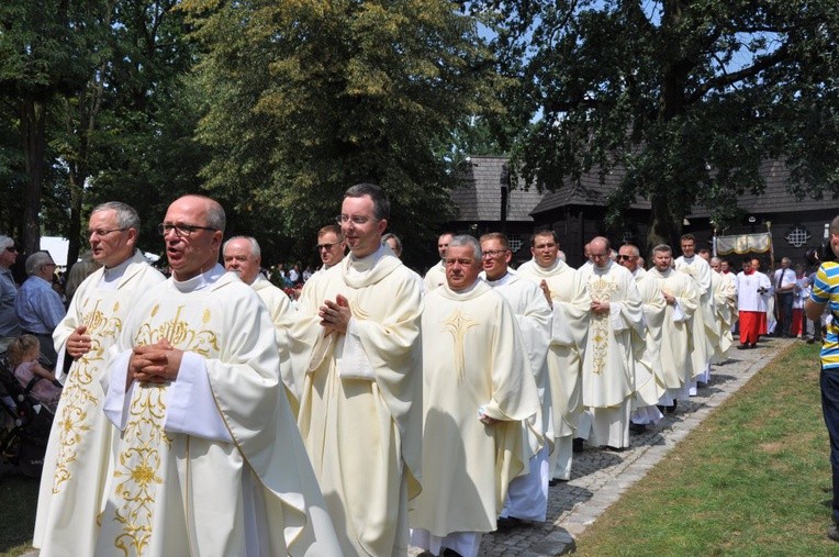 Prymas i biskupi w Oleśnie u św. Anny