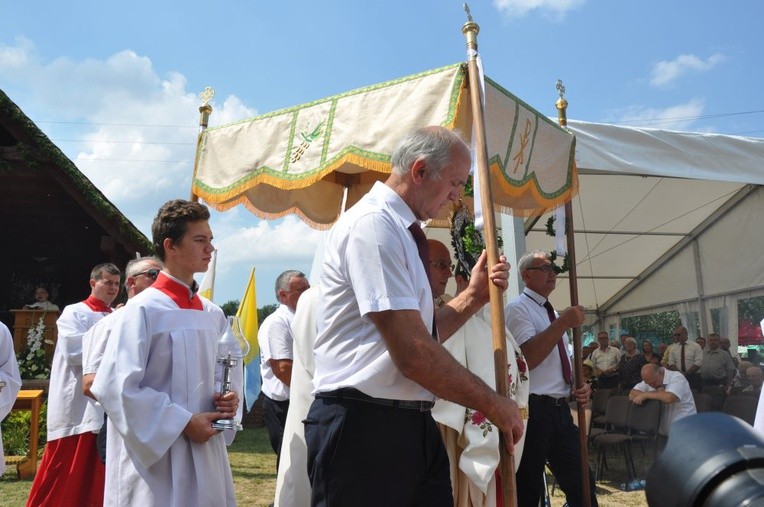 Prymas i biskupi w Oleśnie u św. Anny